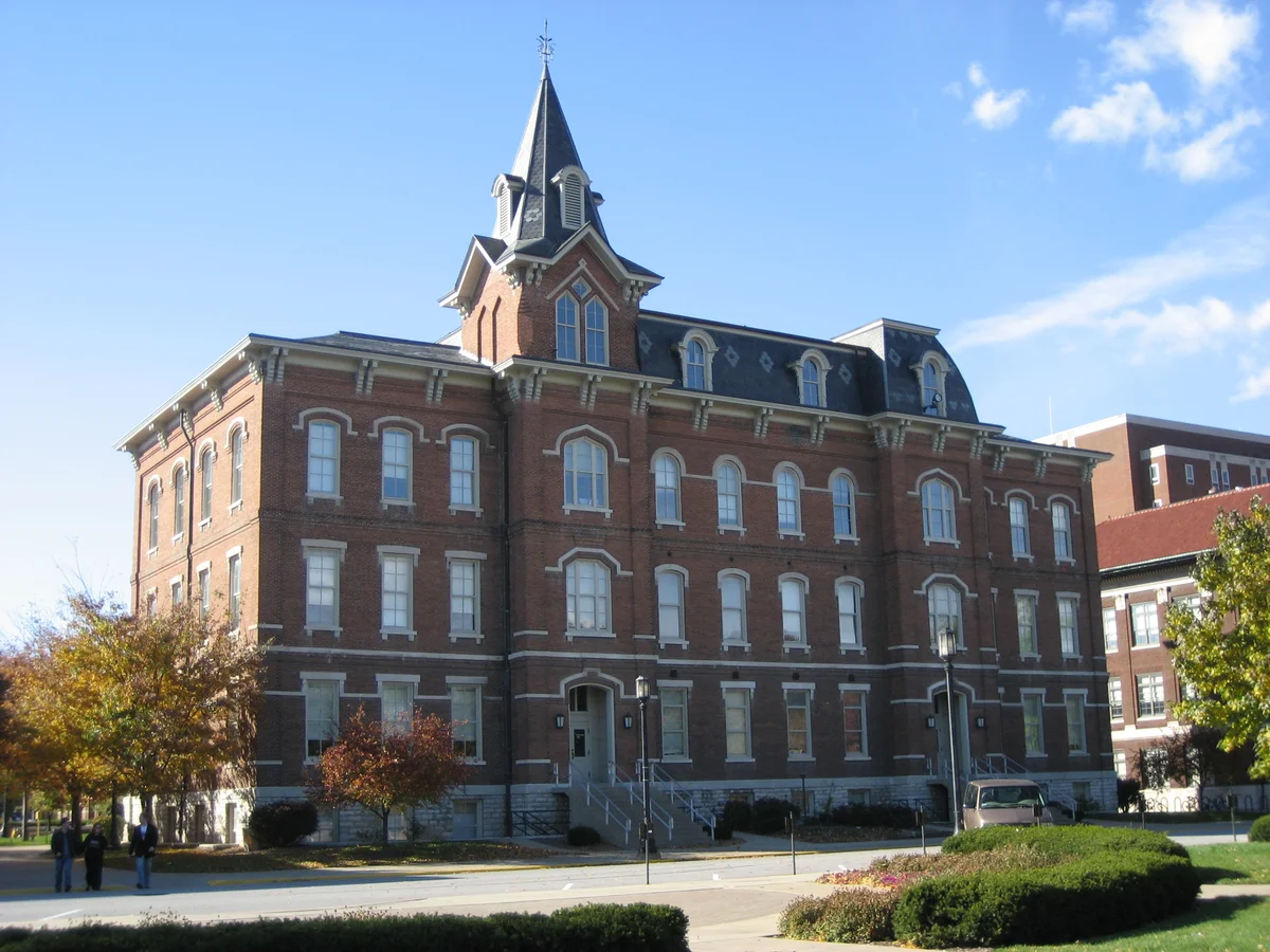 University Hall na kampusie Purdue University, jesień 2006