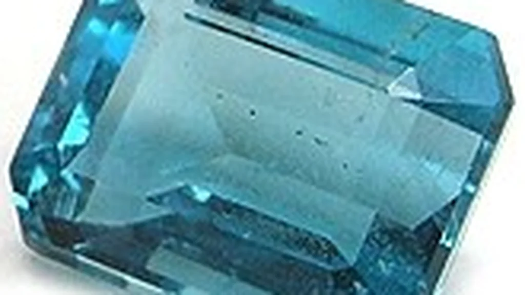Niebieski Fluoryt – Kamień Spokoju, Kreatywności i Jasnej Komunikacji