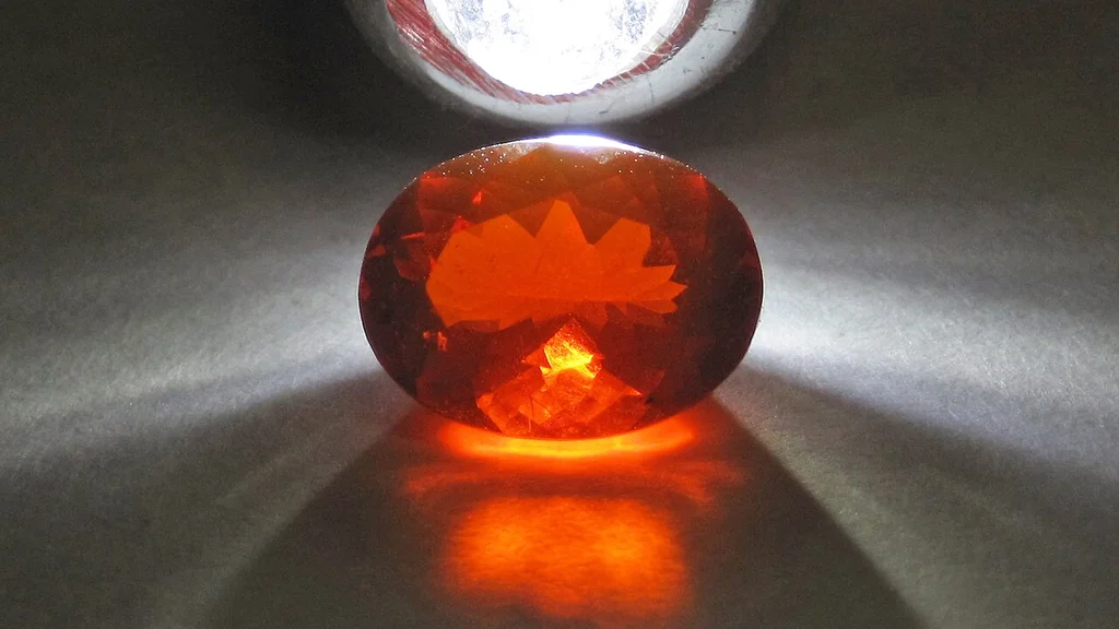 Opal zielony — symbolika, energia i uzdrawiająca moc natury