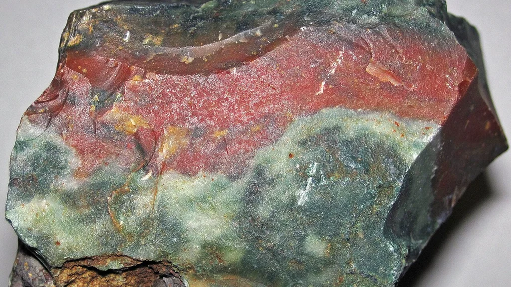 Heliotrop – Kamień Oczyszczenia, Równowagi i Głębokiej Duchowości
