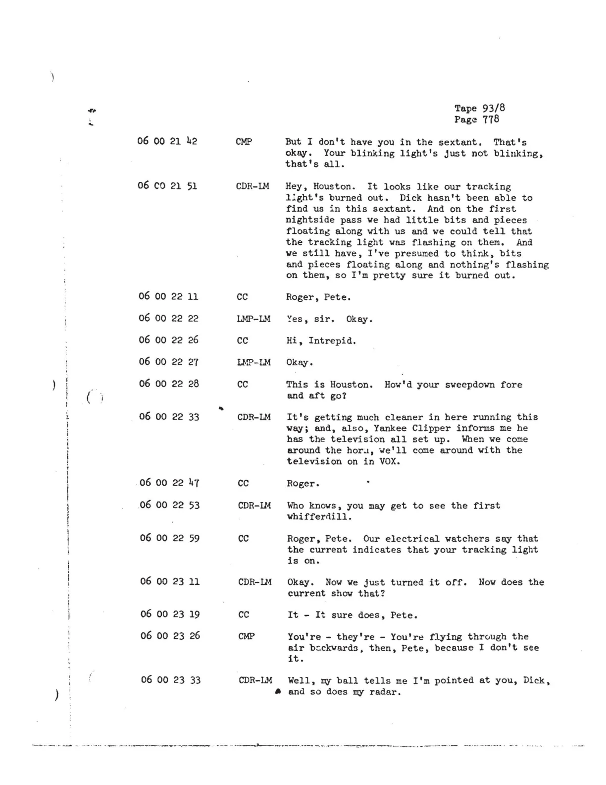 Transkrypcja Apollo 12 - strona 778: Pete Conrad o dryfujących obiektach i spalonej lampie