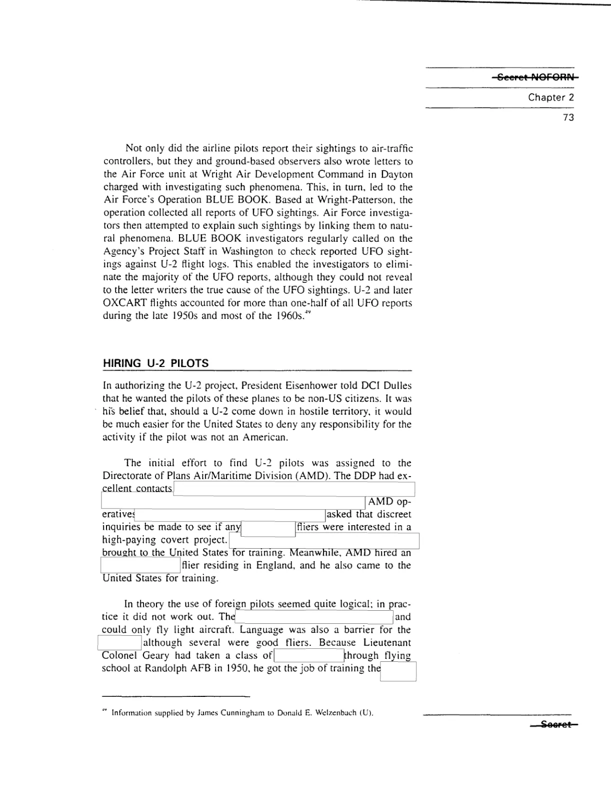 Strona 73 monografii CIA z fragmentem o Blue Book i zaczernieniami w sekcji o rekrutacji pilotów