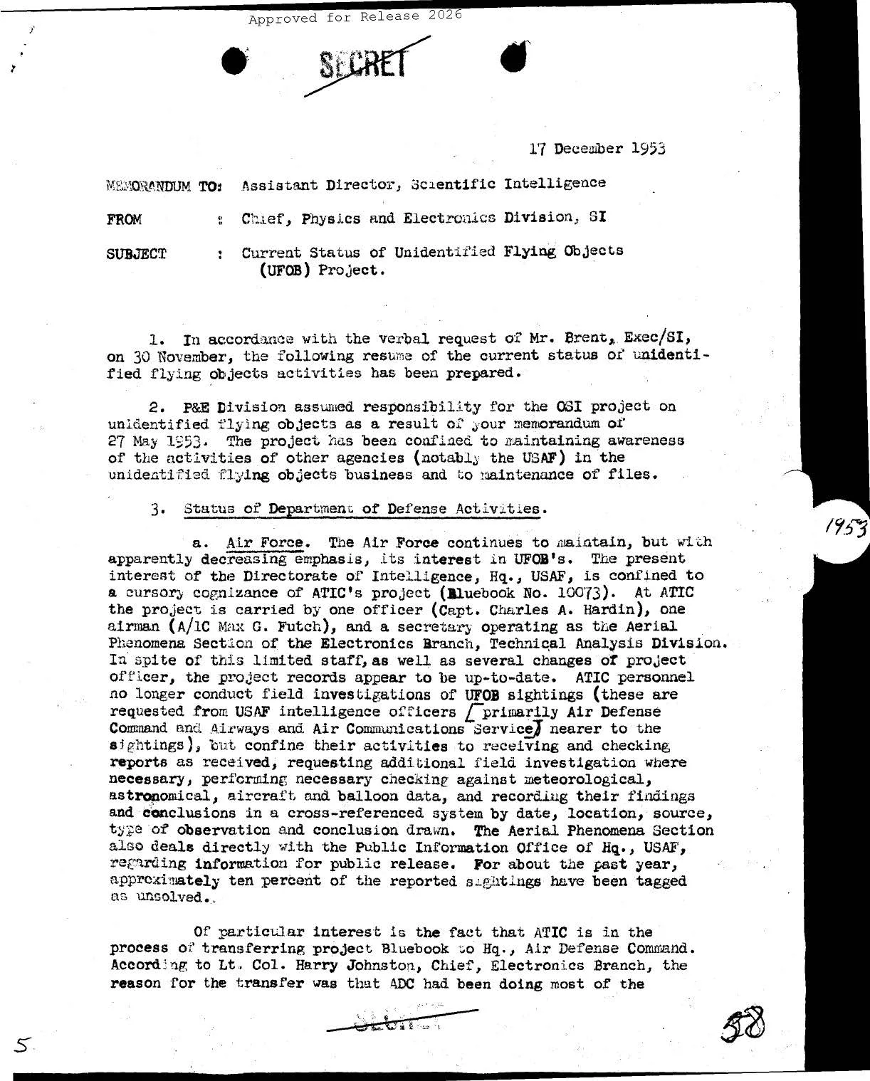 Pierwsza strona memorandum CIA z 17 grudnia 1953 o statusie projektu UFOB, z pieczęcią SECRET